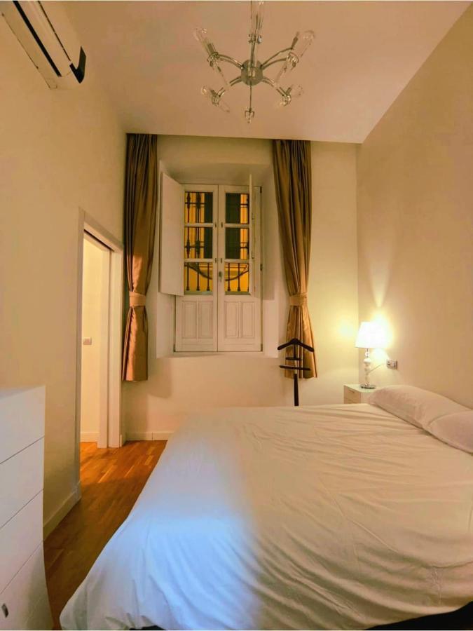 Apartamento Spinola Home Sevilla Bagian luar foto