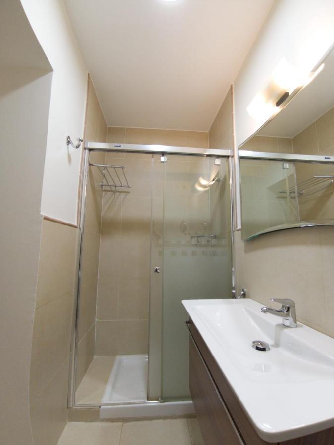 Apartamento Spinola Home Sevilla Bagian luar foto