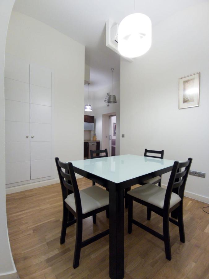 Apartamento Spinola Home Sevilla Bagian luar foto