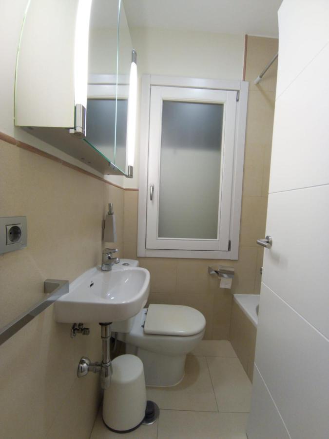 Apartamento Spinola Home Sevilla Bagian luar foto