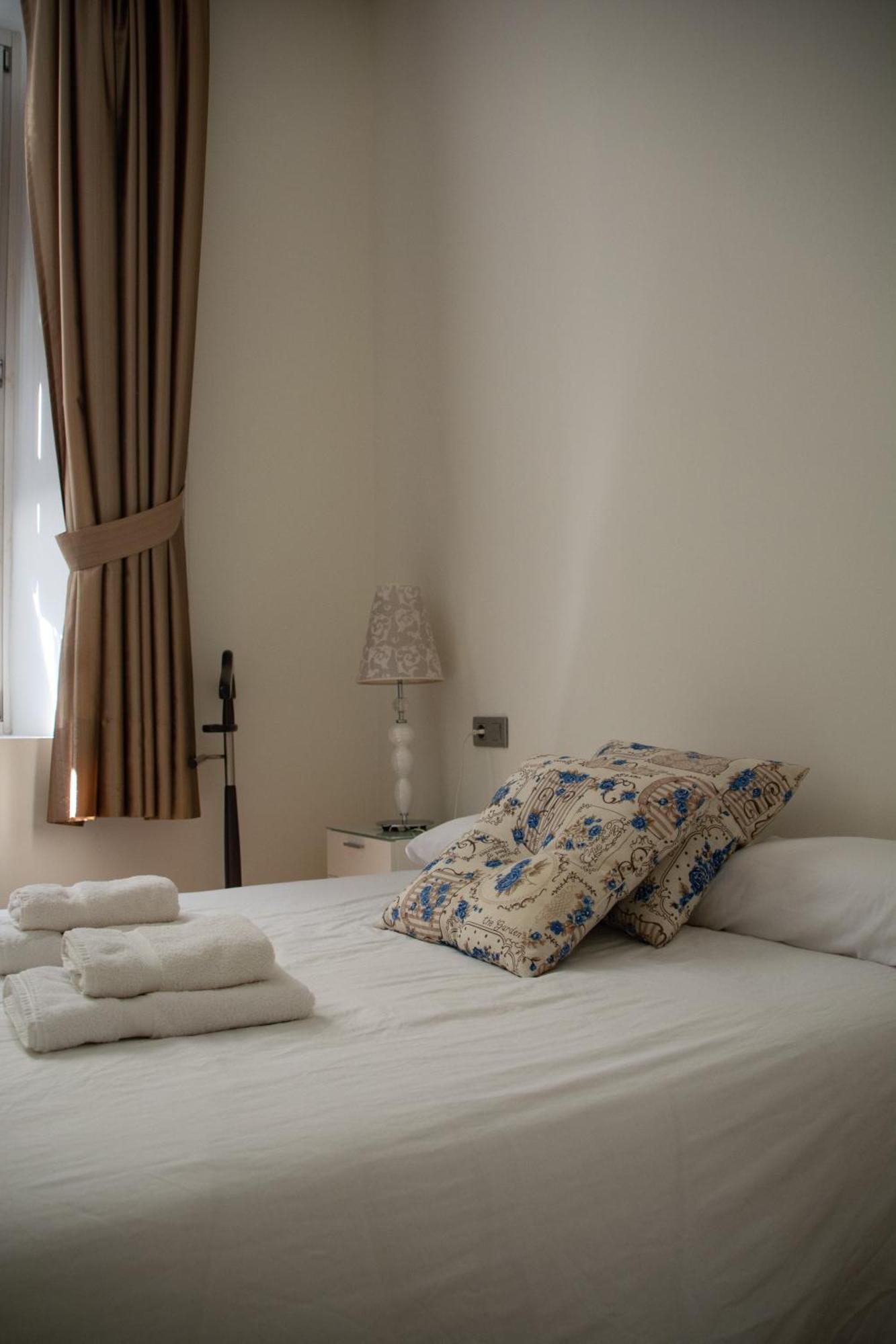 Apartamento Spinola Home Sevilla Bagian luar foto
